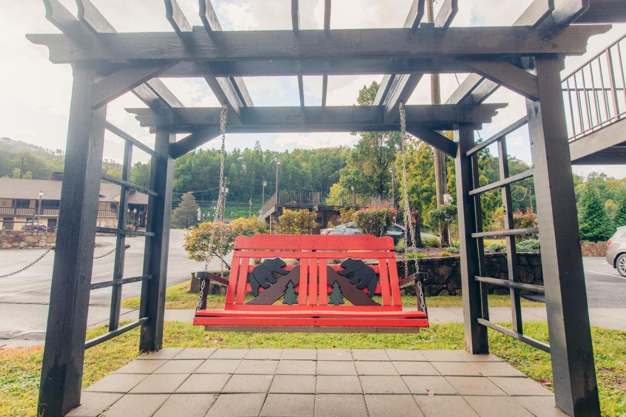 Brookside Lodge Gatlinburg Bagian luar foto