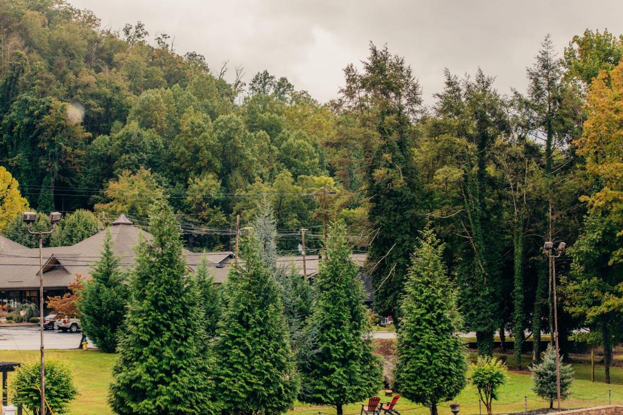Brookside Lodge Gatlinburg Bagian luar foto