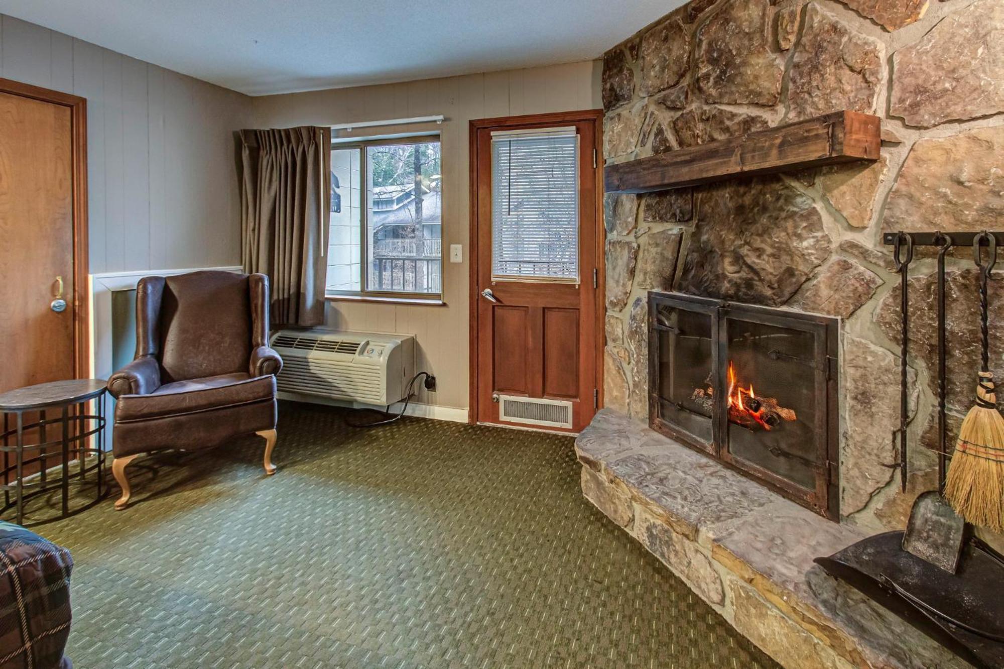 Brookside Lodge Gatlinburg Bagian luar foto