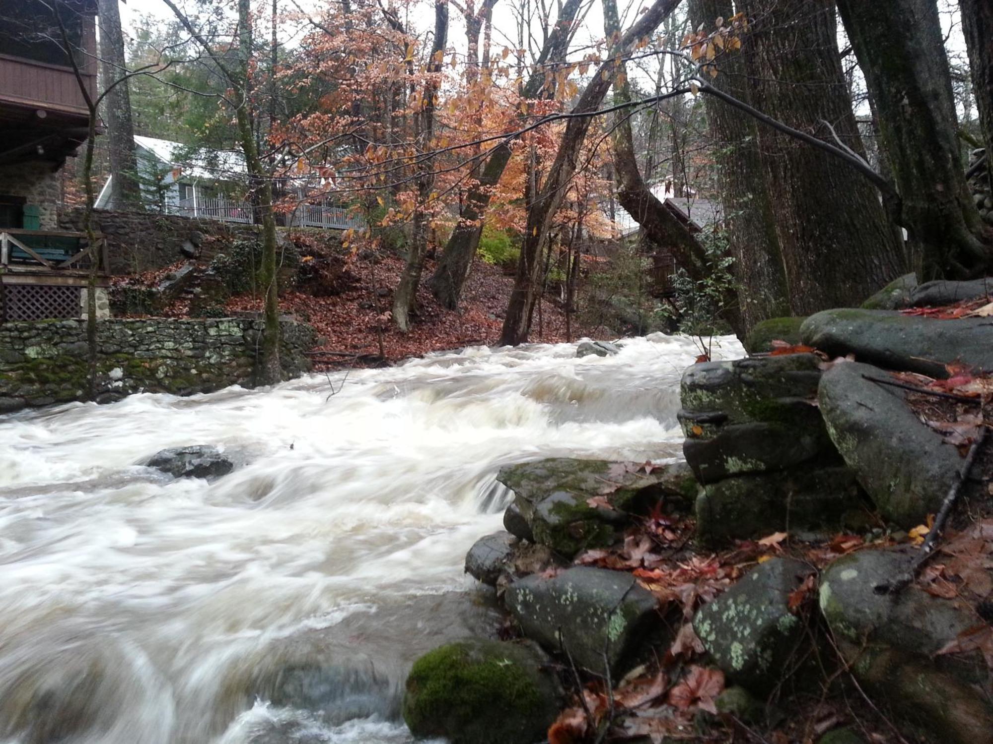 Brookside Lodge Gatlinburg Bagian luar foto
