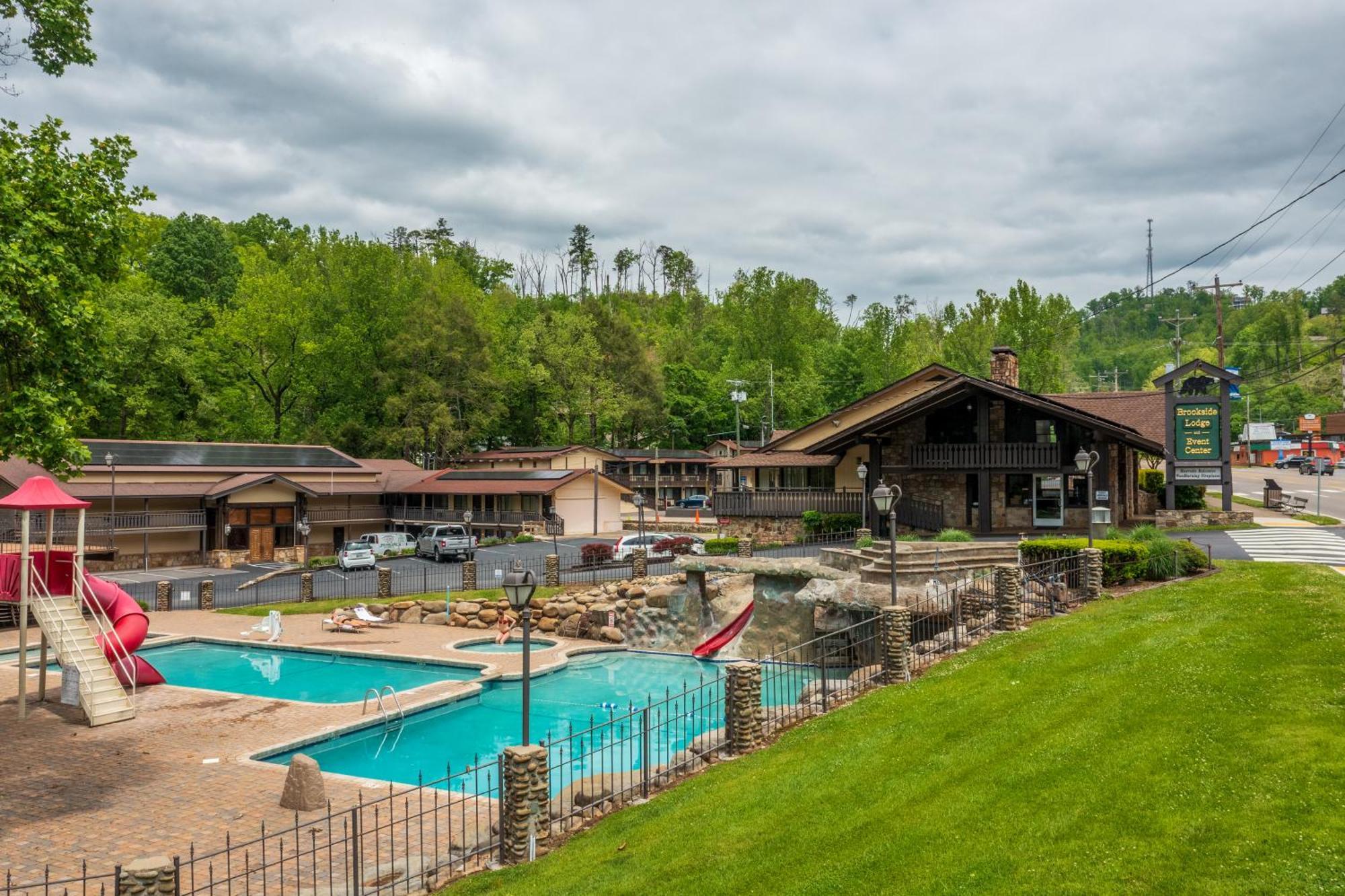 Brookside Lodge Gatlinburg Bagian luar foto